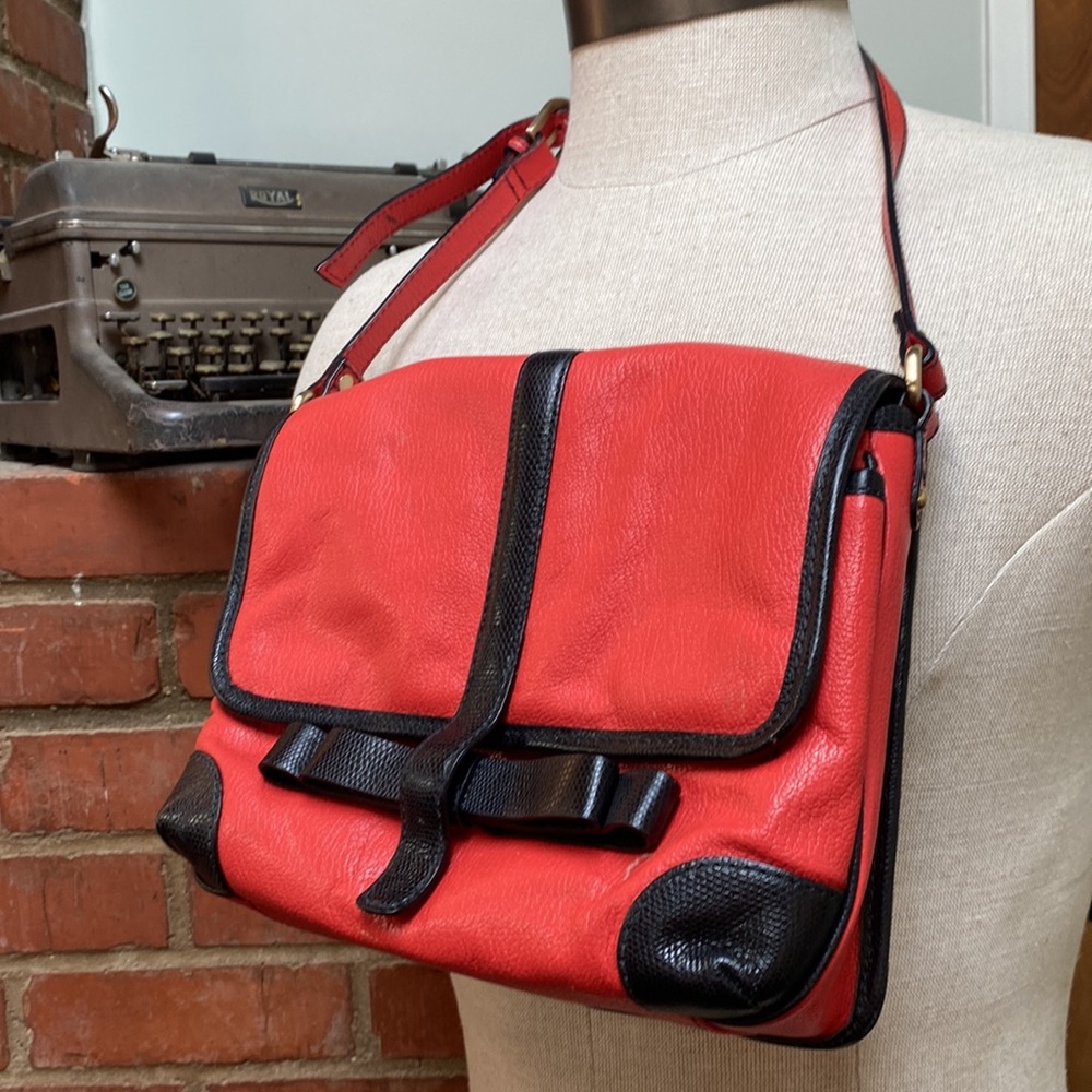 Anthropologie Red leather bow shoulder bag - Picture 2 of 9